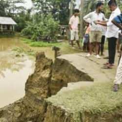 Hindistan'da şiddetli yağışlar! İki günde 30 kişi hayatını kaybetti