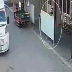 Husumetlisini bindiği dolmuştan vurdu! O anlar kamerada