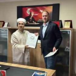 İngiliz Simon, sevdiği kadın için Müslüman oldu