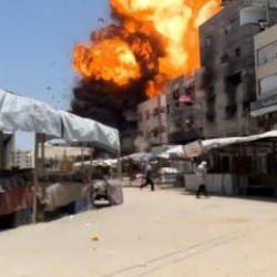 İsrail Gazze'de bir binayı hedef aldı: Çok sayıda insan hayatını kaybetti