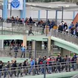 İstanbul'da en &ccedil;ok yolcu indi bindi yapılan metrob&uuml;s durakları