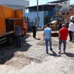 İzmir'de ortalık savaş alanına döndü: Su borusu patladı!