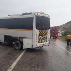 İzmir'de trafik kazası: 13 kişi yaralandı