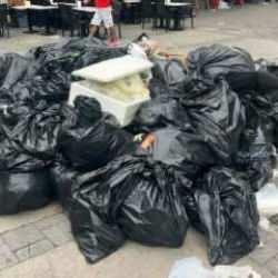 İzmir'i grev vurdu: Sokaklar çöp yığınlarıyla doldu