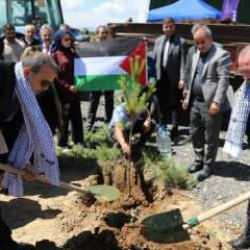 Ev sahibi Atatürk Üniversitesi: 'Gazze Hatıra Ormanı' için fidanlar ilk toprakla buluştu