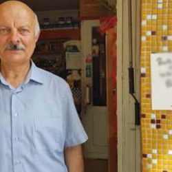 Market duvarına astığı yazı, çocukları sevindirdi