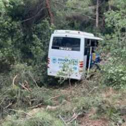 Midibüs şarampole uçtu: Çok sayıda yaralı var!