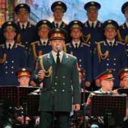 Rus Kızılordu'dan 3 T&uuml;rk'e selam! S&uuml;rpriz ayakta alkışlandı