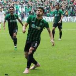 Şampiyon Bursaspor'a Kocaeli çıkışlı orta saha: İmzayı attı