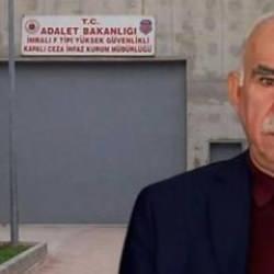 Abdullah &Ouml;calan, yeğenleri &Ouml;mer ve Ali &Ouml;calan ile g&ouml;r&uuml;şt&uuml;