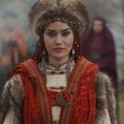 Alparslan Büyük Selçuklu'yla yollarını ayıran Fahriye Evcen'in yeni adresi şaşırttı!