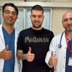 Altı kez duran kalbi yeniden atan genç hayata tutundu