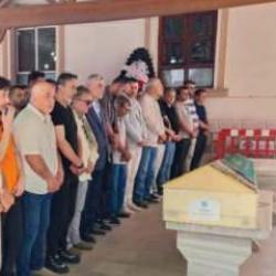 Bakan Bolat, eşinin teyzesinin cenazesine katıldı