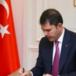 Bakan Kurum'dan 'Yarısı Bizden' paylaşımı: Herkesin yeni yuvalarında gönülleri rahat olsun