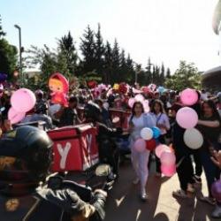 Başkan Tahmazoğlu, kanserle m&uuml;cadele eden 5 yaşındaki Elif i&ccedil;in balon u&ccedil;urdu