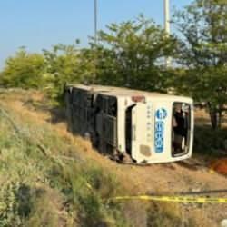 Bayram günü acı haber! Konya'da yolcu otobüsü devrildi: 1 ölü, 26 yaralı