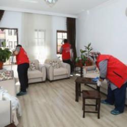 Gaziantep Büyükşehir'den bayram öncesi yaşlı ve engellilere temizlik ve bakım desteği!