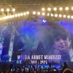 Guns N' Roses'dan efsane konser: Mattia Ahmet Minguzzi için 'Cennetin Kapısı'nı çaldılar!