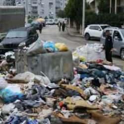 İzmir'de çöp dağları yükseliyor - Gazete manşetleri