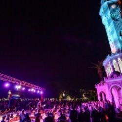 İzmir’de çöp kokusu festivali! İşçiye yok konsere var