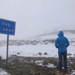 Ovit Dağı’nda dört mevsim bir arada! Haziran ayında kayak keyfi