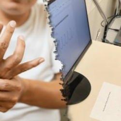 Parkinson’u erken teşhis eden kalem tespit edildi! El yazınız hastalığı ortaya çıkaracak