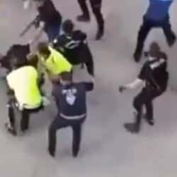 Şanlıurfa’da iki grup arasında taşlı-sopalı kavga! Polis zor ayırdı: 3 yaralı