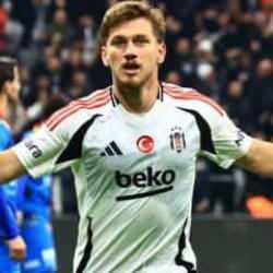 100 puan alıp şampiyon olan takımdan Beşiktaş'ın yıldızına kanca