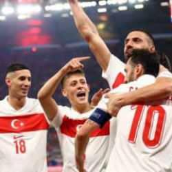 Henüz 20 yaşında! Yıldızları geride bırakıp, en pahalı Türk futbolcu oldu