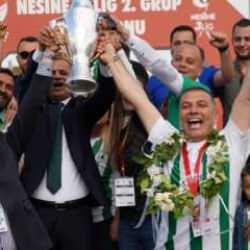 18 yıl sonra 2. Lig'e yükseldiler! Başkandan son çağrı