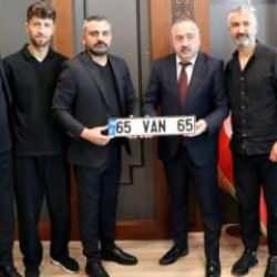 'Bu hediyenin para karşılığı yok': Emniyet'ten Vanspor'a unutulmaz anı