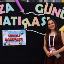 Bu kitabın 100 yazarı 100 de çizeri var!