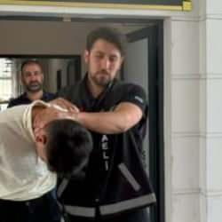 Dolandırıcı polis kılığına girip vurgun yaptı