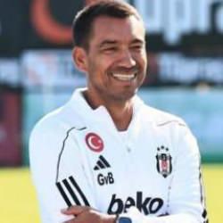 Giovanni van Bronckhorst dünya devine gidiyor