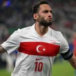 Hakan Çalhanoğlu cephesinden Galatasaray'a yeşil ışık! Babasından flaş paylaşım