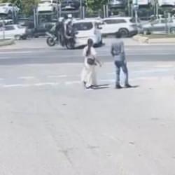 Kontrolsüz dönüş yapan arac kazaya neden oldu! Motorize polis ekibi kazadan kaçamadı