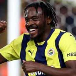 Beşiktaş'ta bir transferin daha eli kulağında! Maaş teklifi revize edildi