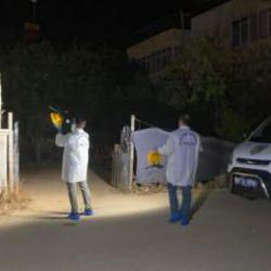 Tavuklarını beslemek i&ccedil;in bah&ccedil;eye inmişti: Yorgun mermi can aldı! 