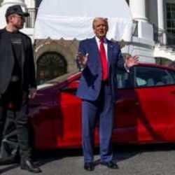 Tesla'da deprem! Elon Musk'a bir şok daha! 'Trump' iddiası