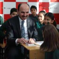 Başkan Altay, karne heyecanı yaşayan öğrencileri tebrik etti