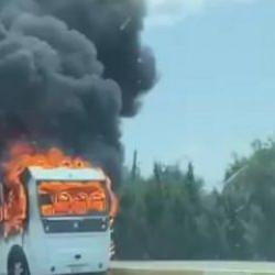 Her şey bir anda oldu! Balıkesir'de alev alan yolcu minibüsü küle döndü