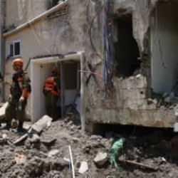 İran İsrail'i deldi! Kubbe kevgire döndü