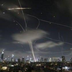 İran'dan yeni füze saldırısı: Tel-Aviv'de şiddetli patlama sesleri! 'Sığınaklara gidin'