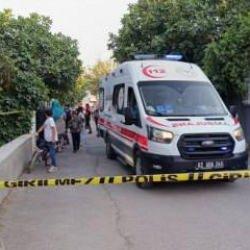 Komşular arasında bı&ccedil;aklı kavga: 1 kişi ağır yaralandı