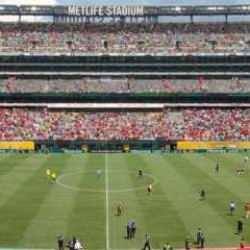 Ma&ccedil; bitime yarım saat kala tatil edildi: G&uuml;venli yerlere sığının