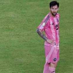 Messi'nin frikik şutundaki rahat tavırları olay oldu: Maçın önüne geçti