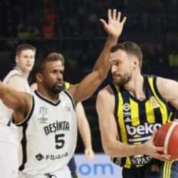 Parkede derbi ateşi! Yayın şifresiz! Peki Fenerbahçe - Beşiktaş maçı kaçta?
