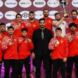 Savaş nedeniyle mahsur kalmışlardı: Güreş takımından haber var