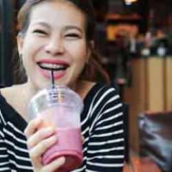 Serinlemek için içtiğiniz soğuk içecekler vücudunuzu susuz bırakabilir!