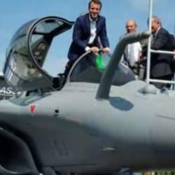 Sosyal medyadan AB'ye "uçak alın" çağrısı! Macron'dan manidar paylaşım
